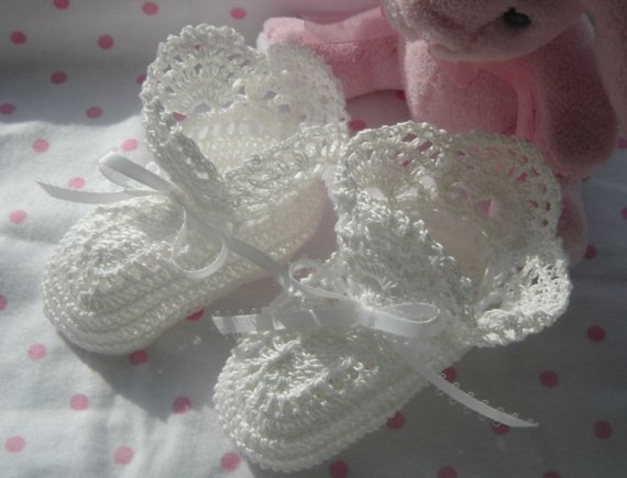 Made To Order Crochet Heirloom Christening Or Baptism Baby Booties Newborn 0-3 Months Available In White And Pink